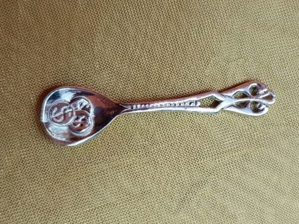 The silver spoon spoon promotes the flow of money