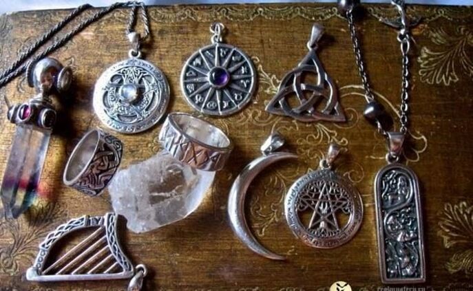 type amulets for health and luck